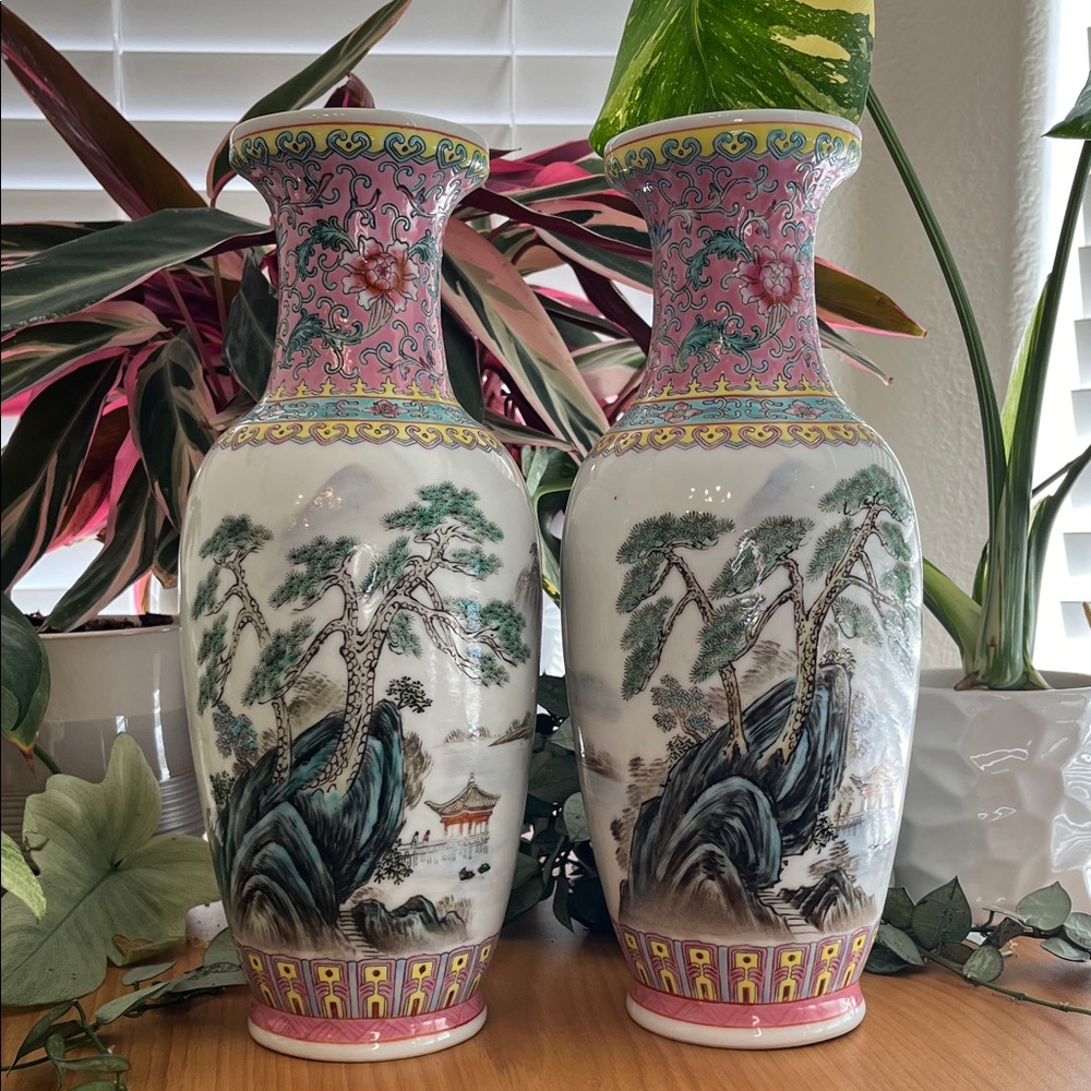 Chinese Porcelain Vintage Hand Painted Vases Set of 2 Excellent Condition